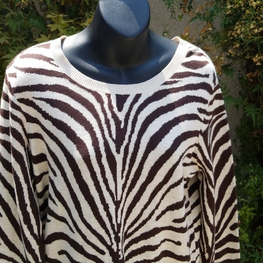 Michael Kors sweater - Picture 2 of 8